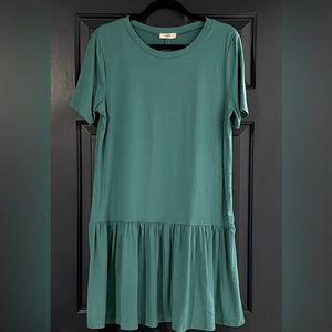 NWT- Entro Everyday Easy Dress in Green- Size medium